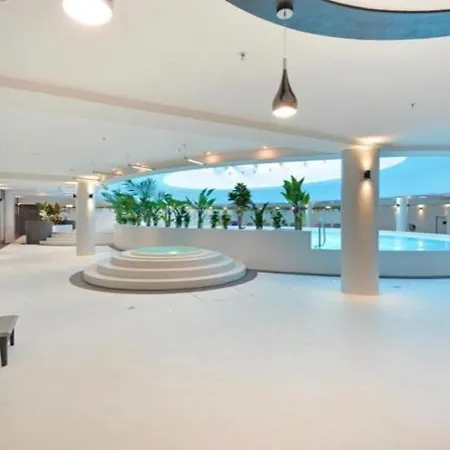 Hanza Tower 22 & Pool *